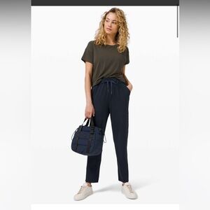 EUC women’s lululemon navy keep moving Pants SZ 8